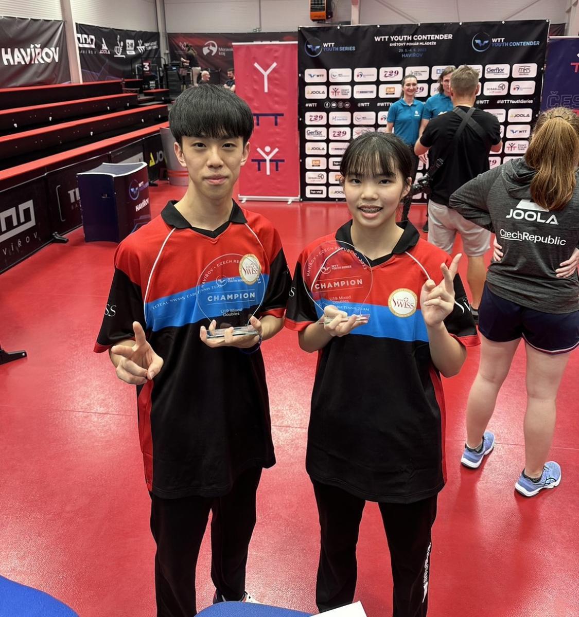 DUA ATLET YANG DISPONSORI TOTAL SWISS MEMENANGKAN JUARA PERTAMA TENIS MEJA DI WORLD TABLE TENNIS-2